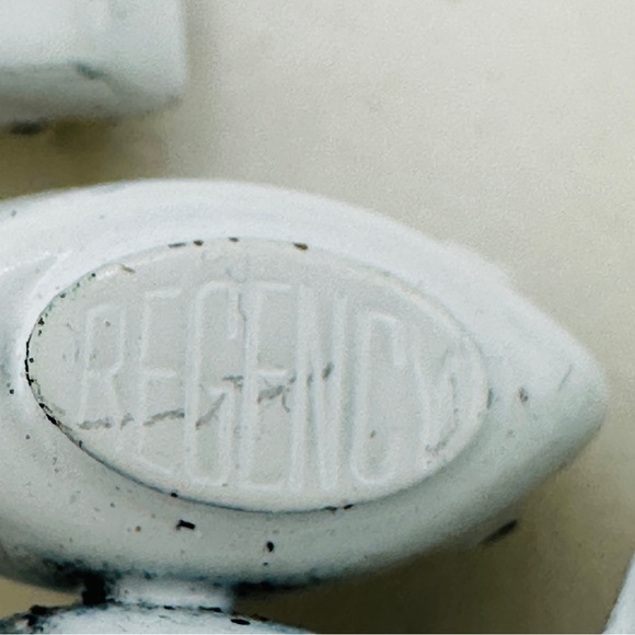 Vintage Regency Signed Brooch Aurora Borealis Rhinestone Circle Pin 1950s Rare - Picture 2 of 10